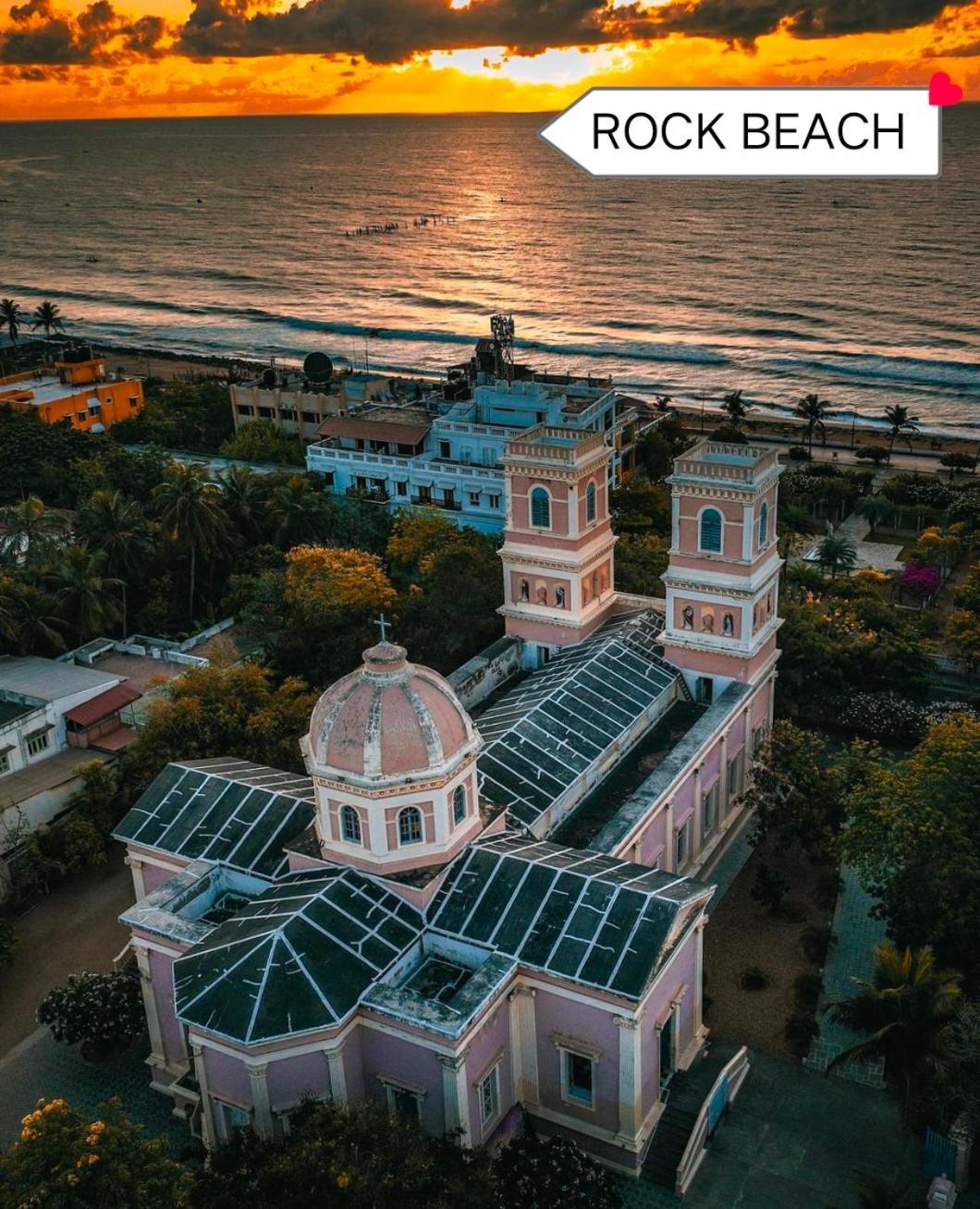 Serenity Sands Beach Resort Puduccseri Kültér fotó
