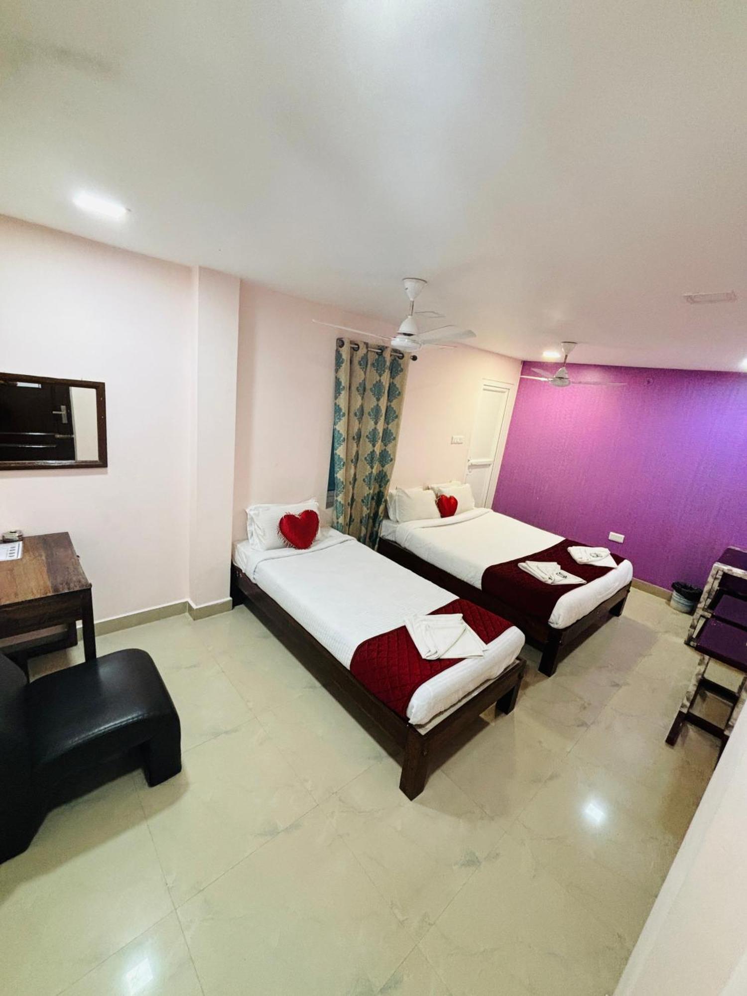 Serenity Sands Beach Resort Puduccseri Kültér fotó